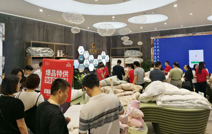 多地展會現場簽單！百聯憑什么“約”到服裝家紡用戶？